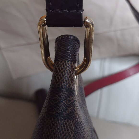 Beautiful Louis Vuitton South Bank Besace in de 🌹🌹 - Picture 5 of 15